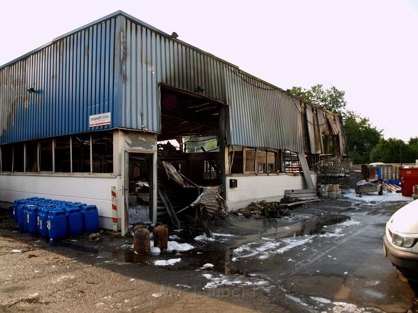 Feuer Halle Siegburg Gewerbegebiet Zange P010.JPG